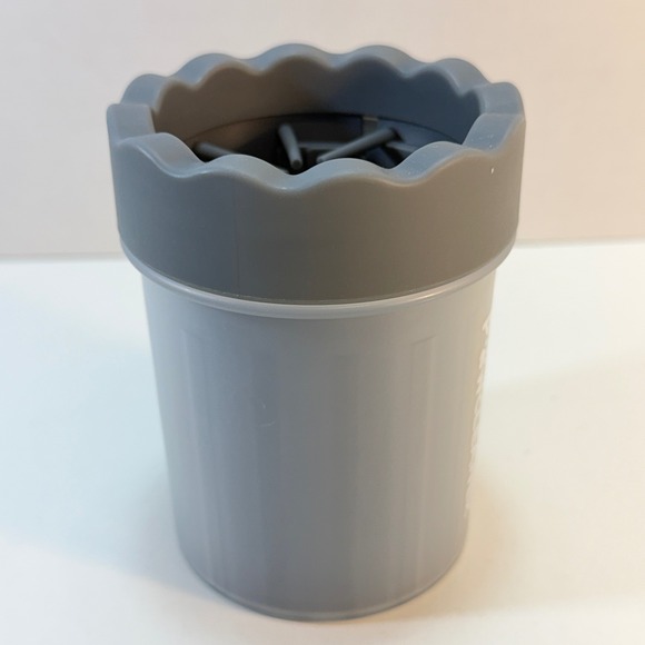 PawCleaner Portable Dog Paw Washer Silicone Bristle Muddy Foot Cleaner Grey - Picture 4 of 7